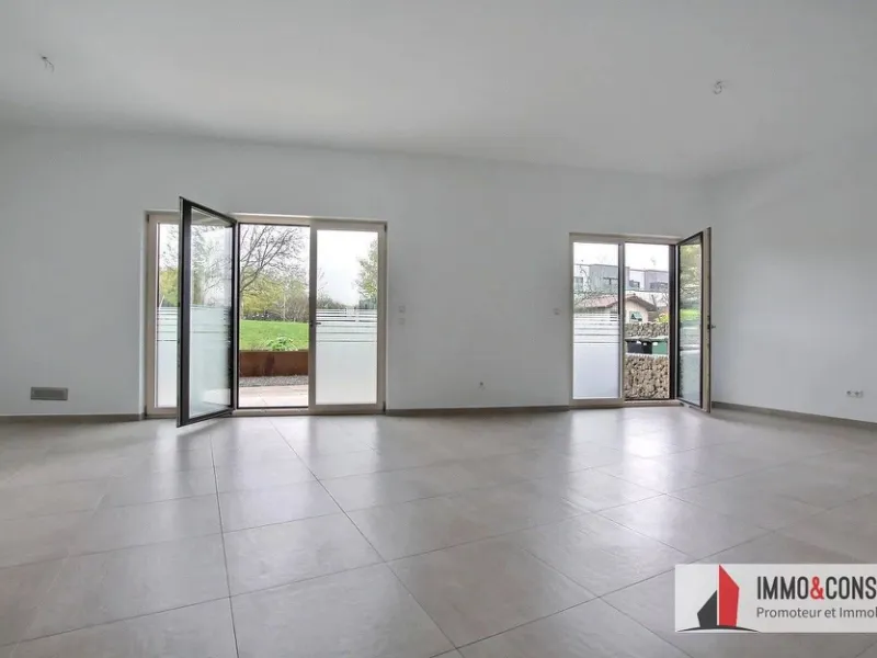 GEWERBE / BÜRO mit Terrasse in MAMER