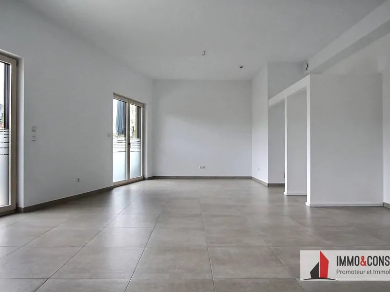 GEWERBE / BÜRO mit Terrasse in MAMER